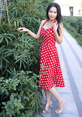 Gorgeous profiles pictures: Xue, looking romantic companionship, Asian member
