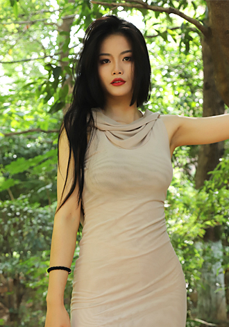 Gorgeous member profiles: Meiyan, member in China